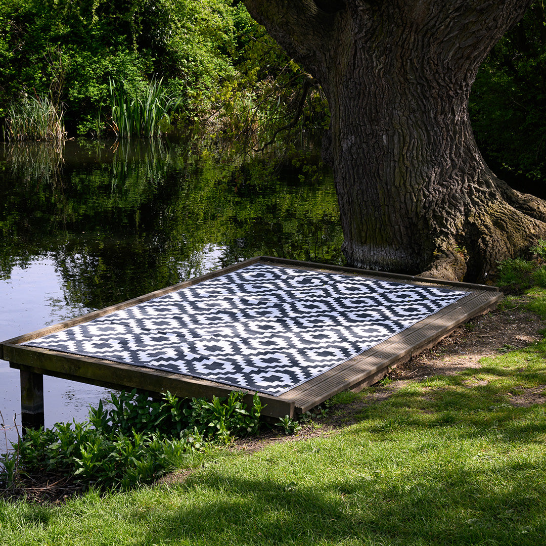Outdoor Rug - Geometric Pattern - Grey