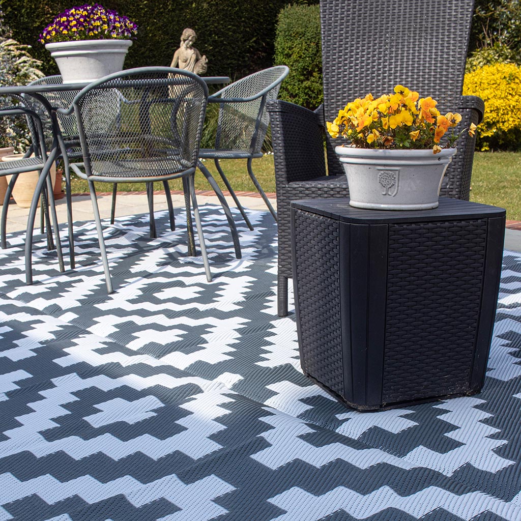 Outdoor Rug - Geometric Pattern - Grey