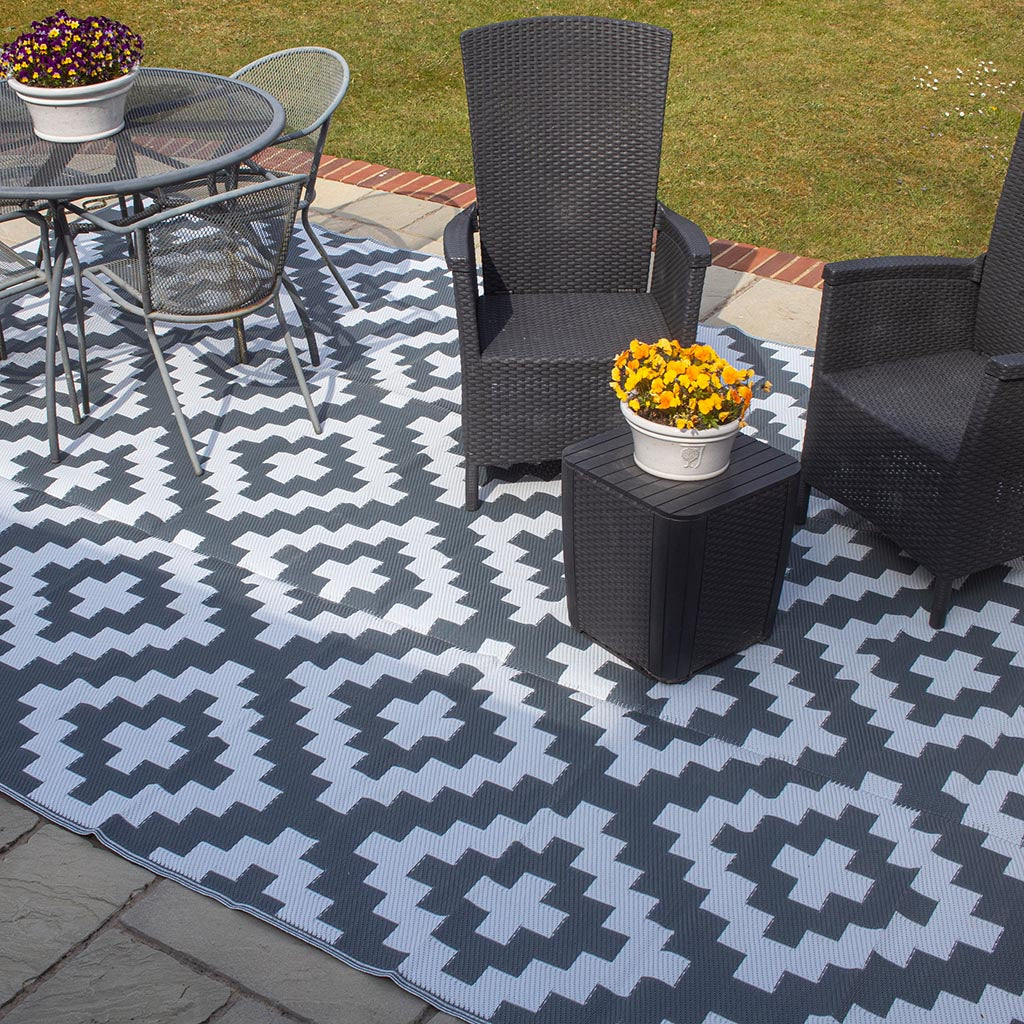 Outdoor Rug - Geometric Pattern - Grey