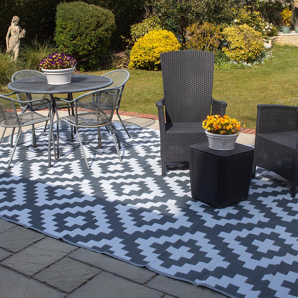 Outdoor Rug - Geometric Pattern - Grey